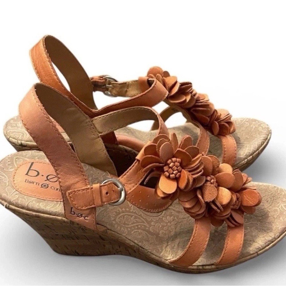 b.o.c.‎ Tan Floral Wedge Sandals